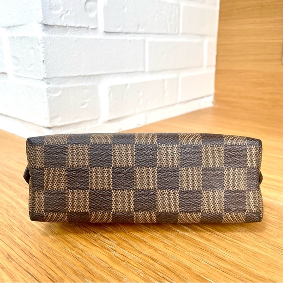 Louis Vuitton Authentic Damier Cosmetic Pouch / Crossbody Bag - Picture 5 of 12